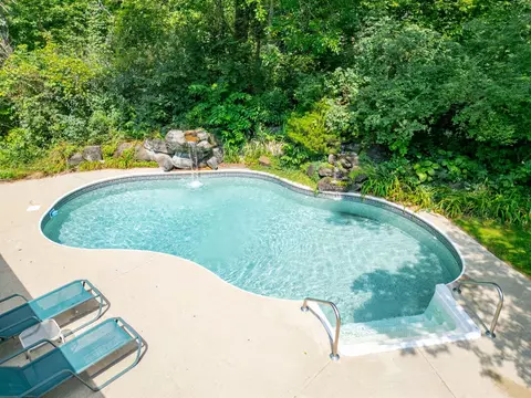 Exterior - 11653 Chatt Dr, Roscoe, IL 61073 photo 7 of 10