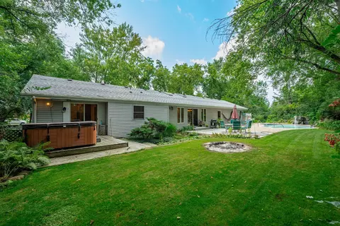 Exterior - 11653 Chatt Dr, Roscoe, IL 61073 photo 6 of 10