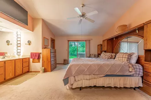 Bedroom - 11653 Chatt Dr, Roscoe, IL 61073 photo 2 of 3