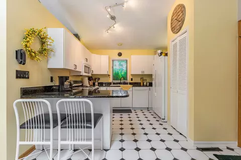 Kitchen - 11653 Chatt Dr, Roscoe, IL 61073 photo 1 of 2