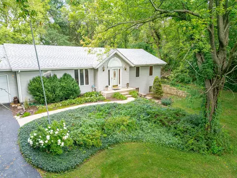 11653 Chatt Dr, Roscoe, IL 61073