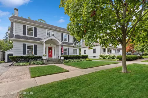 143 Atteridge Rd, Lake Forest, IL 60045