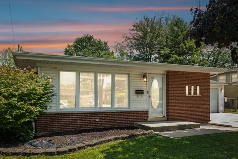 141 Grace Ln, Chicago Heights, IL 60411