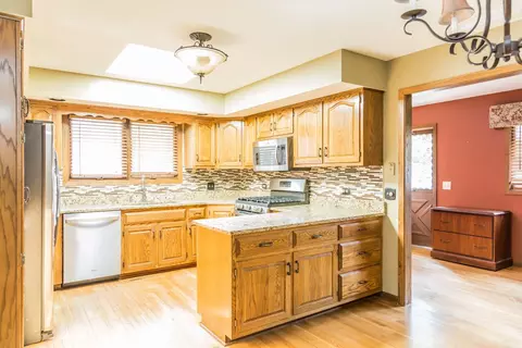 142 N Eastern Ave, Bartlett, IL 60103 photo 5