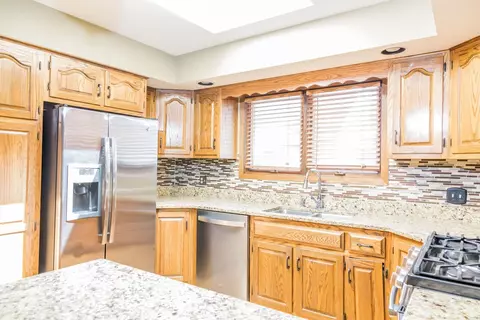 142 N Eastern Ave, Bartlett, IL 60103 photo 6