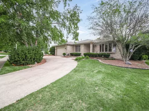 1811 Talon Dr, New Lenox, IL 60451