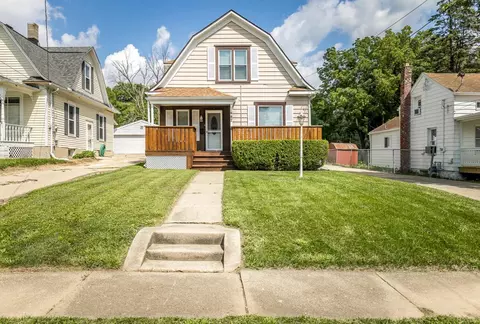 1447 S Oak Ave, Freeport, IL 61032