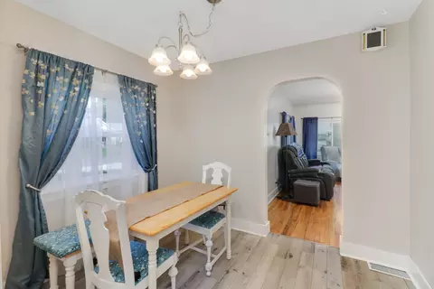 Dining - 409 Elm St, Le Roy, IL 61752 photo 2 of 2