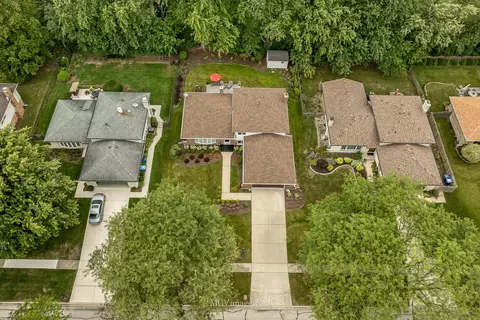 View/Area - 1822 Mcadam Rd, Darien, IL 60561 photo 2 of 4