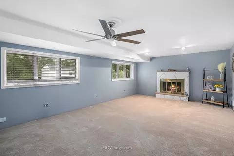 Living - 1822 Mcadam Rd, Darien, IL 60561 photo 4 of 5