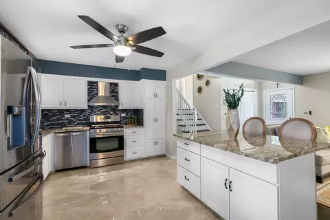 Kitchen - 1822 Mcadam Rd, Darien, IL 60561 photo 1 of 2
