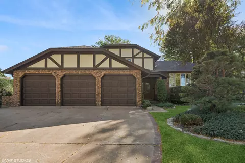 4421 Denny Ct, Rolling Meadows, IL 60008