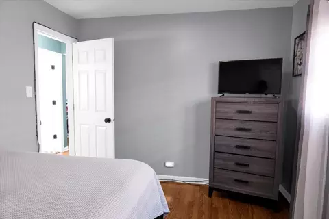 Bedroom - 3525 W 78th Pl, Chicago, IL 60652 photo 5 of 8
