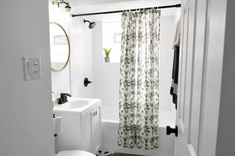 Bath - 3525 W 78th Pl, Chicago, IL 60652 photo 2 of 4