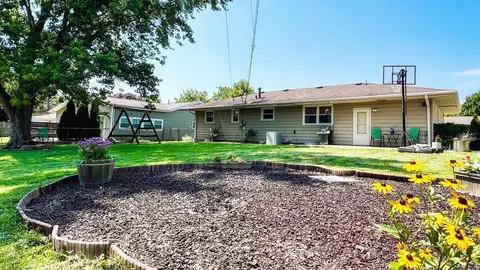 Exterior - 25 Brookwood Dr, Normal, IL 61761 photo 11 of 11