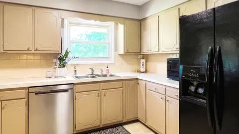 Kitchen - 25 Brookwood Dr, Normal, IL 61761 photo 4 of 8