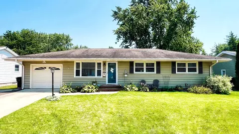 25 Brookwood Dr, Normal, IL 61761