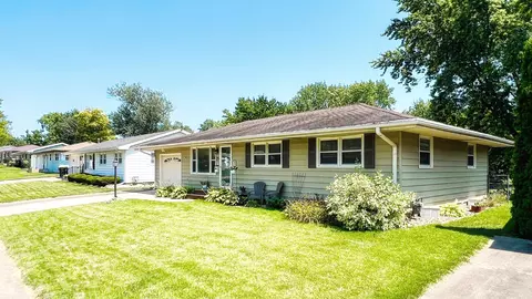 Exterior - 25 Brookwood Dr, Normal, IL 61761 photo 3 of 11