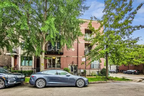 2002 W Race Ave #1W, Chicago, IL 60612