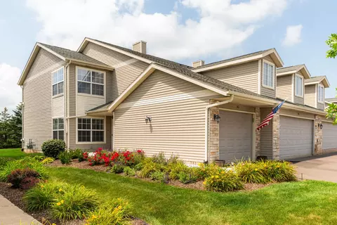 961 Kelly Ln #961, Sycamore, IL 60178