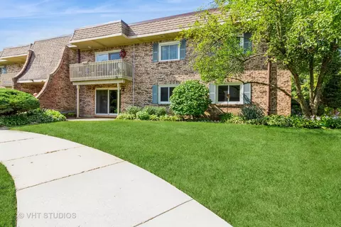 6 S130 Park Meadow Dr #5C, Naperville, IL 60540