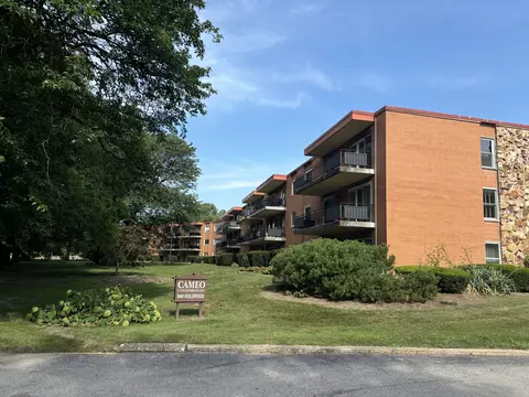 940 Holbrook Rd #29B, Homewood, IL 60430