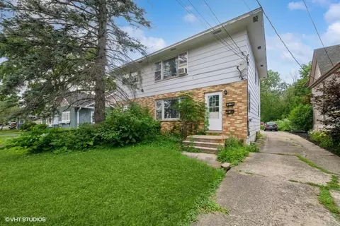 140 Newberry Ave, Libertyville, IL 60048