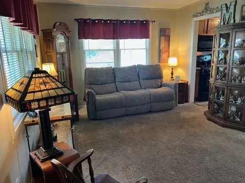 Living - 1712 Innercircle Dr, Crest Hill, IL 60403 photo 2 of 3