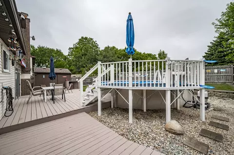 110 Thackeray Dr, Bolingbrook, IL 60440 photo 35