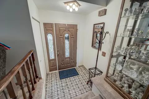 110 Thackeray Dr, Bolingbrook, IL 60440 photo 2