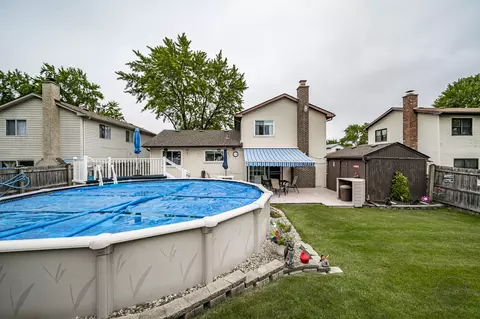 110 Thackeray Dr, Bolingbrook, IL 60440 photo 33