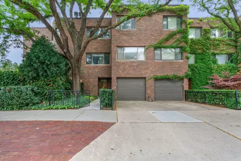 1704 N Larrabee St, Chicago, IL 60614
