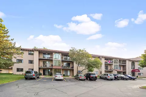 21 W581 North Ave W #55, Lombard, IL 60148