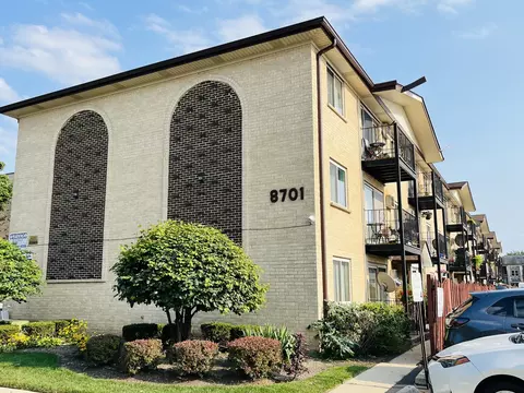 8701 W Foster Ave #309, Chicago, IL 60656
