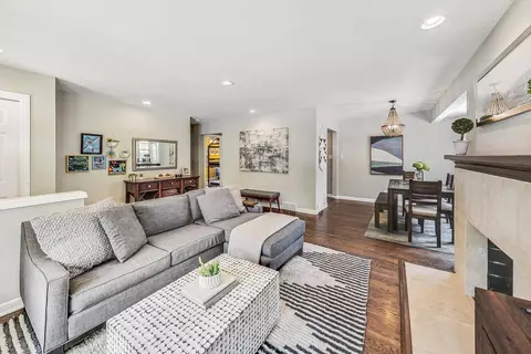 792 S Spring Rd, Elmhurst, IL 60126 photo 2