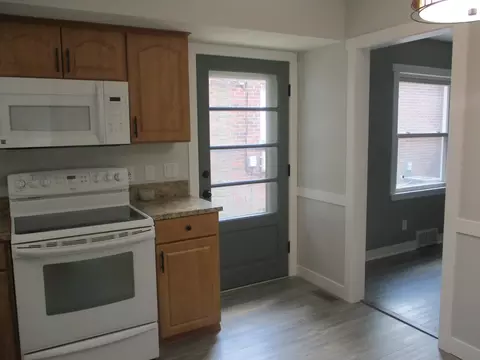 Kitchen - 660 S Wall St, Kankakee, IL 60901 photo 2 of 3