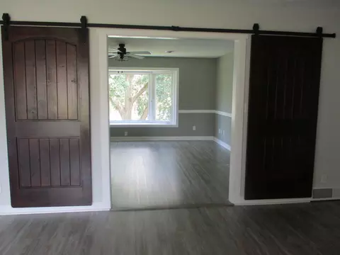 Living - 660 S Wall St, Kankakee, IL 60901 photo 2 of 2