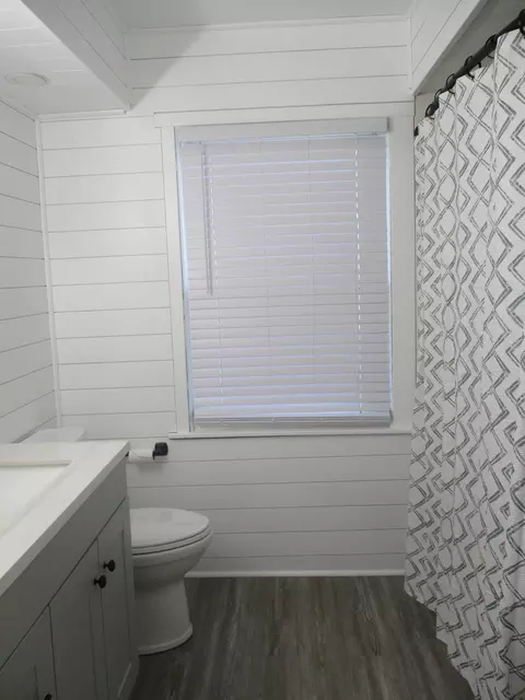 Bath - 660 S Wall St, Kankakee, IL 60901 photo 2 of 2