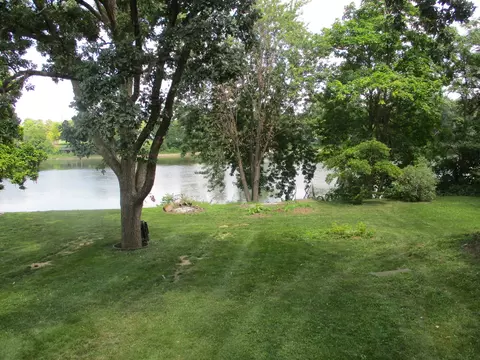 Exterior - 660 S Wall St, Kankakee, IL 60901 photo 2 of 4