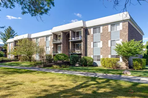 1527 N Windsor Dr #108, Arlington Heights, IL 60004