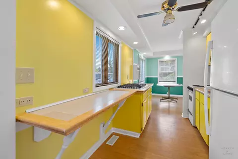 Kitchen - 816 West Blvd, Mchenry, IL 60051 photo 4 of 4