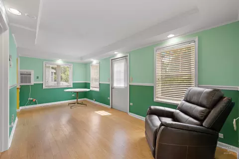 Living - 816 West Blvd, Mchenry, IL 60051 photo 1 of 3
