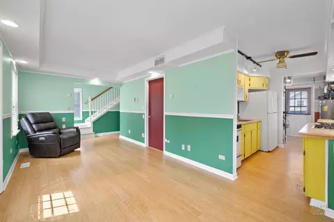 Living - 816 West Blvd, Mchenry, IL 60051 photo 3 of 3
