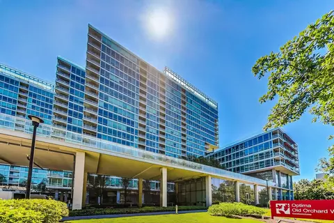 9655 Woods Dr #1105, Skokie, IL 60077