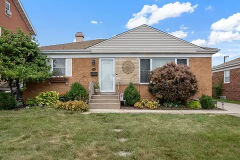 11128 W Shelley St, Westchester, IL 60154