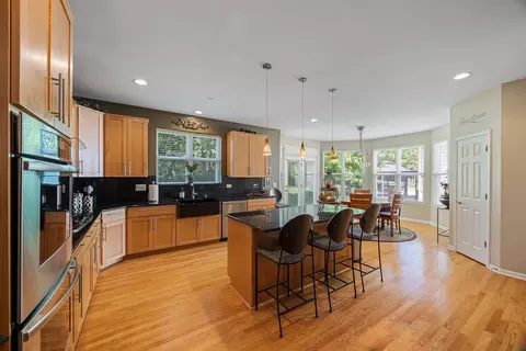 Kitchen - 1700 Heron Way, Hoffman Estates, IL 60192 photo 4 of 4