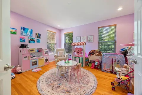 Bedroom - 1700 Heron Way, Hoffman Estates, IL 60192 photo 1 of 6