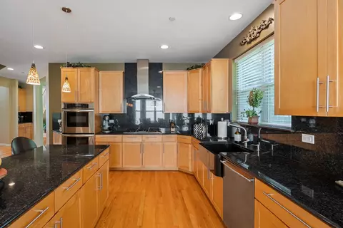Kitchen - 1700 Heron Way, Hoffman Estates, IL 60192 photo 1 of 4