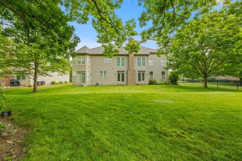 Exterior - 1700 Heron Way, Hoffman Estates, IL 60192 photo 7 of 8