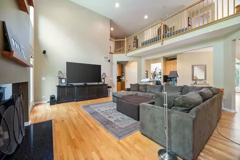 Living - 1700 Heron Way, Hoffman Estates, IL 60192 photo 3 of 5